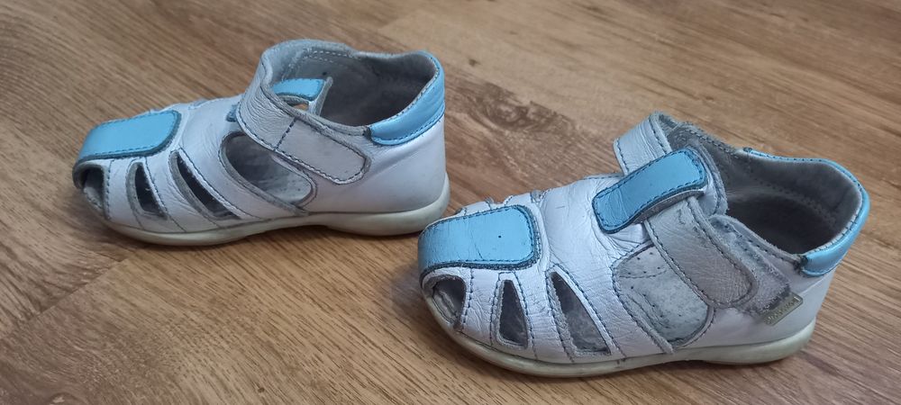 Продаю детский обувь дешево . Бу
