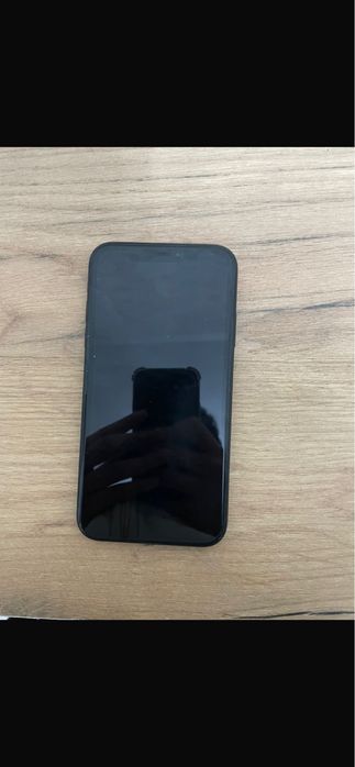 Продам iPhone XR
