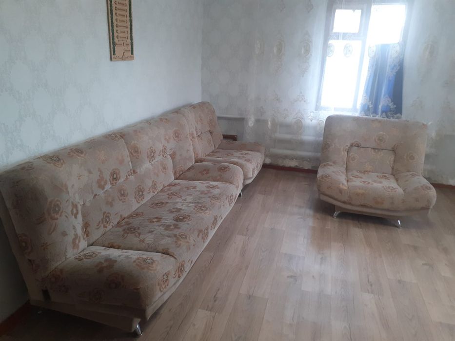 Продам диван с креслами