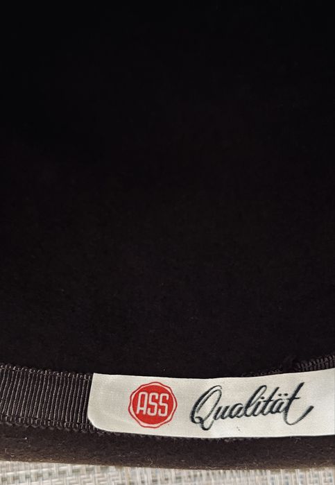 Дамска вълнена шапка Ass Qualität - немско качество