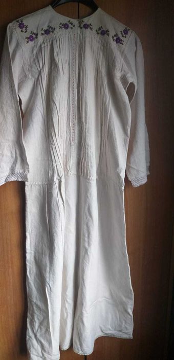 Автентични Хърцойски Ризи от Народни Носии. Чисти. Без петна.