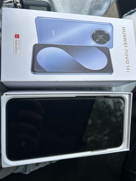HUAWEI nova 14i .