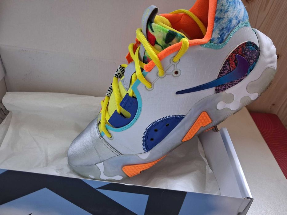 Кроссовки NIKE  б\у (оригинал100%)