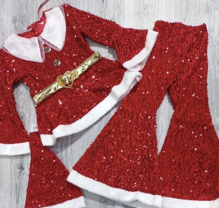 Продам новогодного костюма