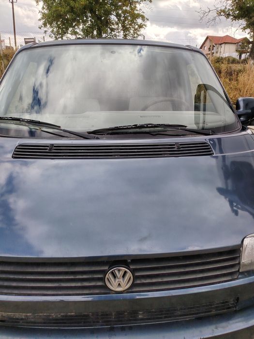 Vând Volkswagen Caravelle 1.9TDI 5 Locuri