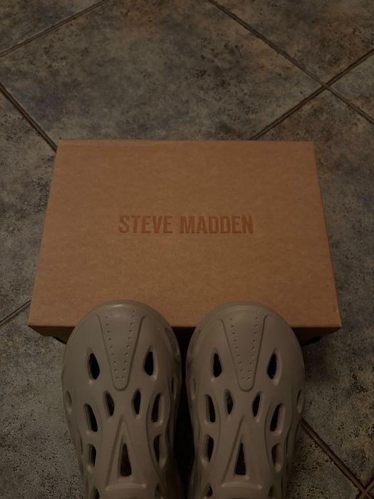 Steve Madden Vine Slip On