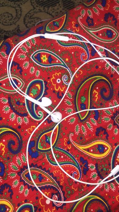 Продам IPHONE X silver