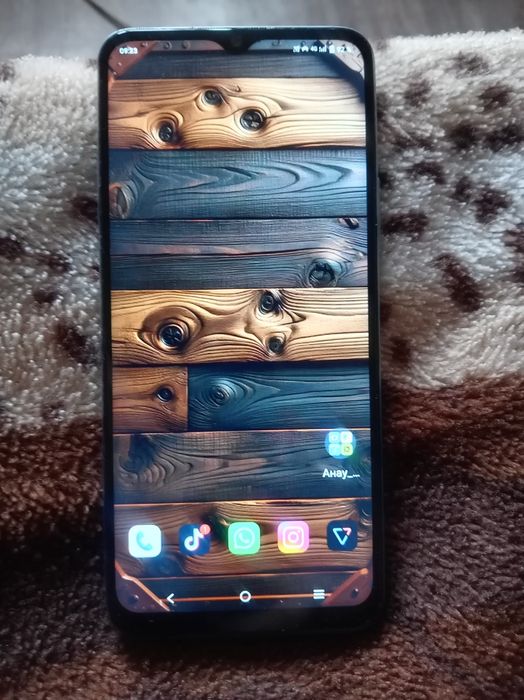 Vivo y15s , за 35000