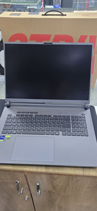 ASUS ROG Strix G18 (G815J)