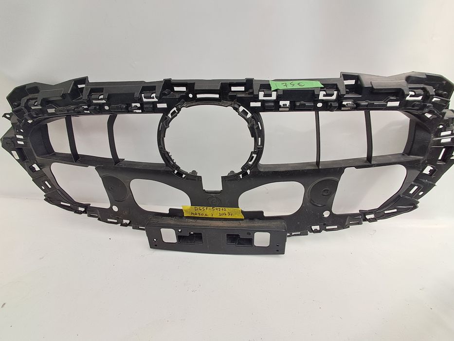 Решетка грил в предна решетка в броня  Mazda 2 2014/2025г