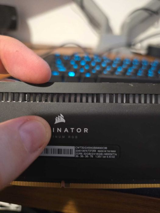 Kit Memorie Corsair DOMINATOR PLATINUM RGB, 32GB DDR5, 5600MHz CL36