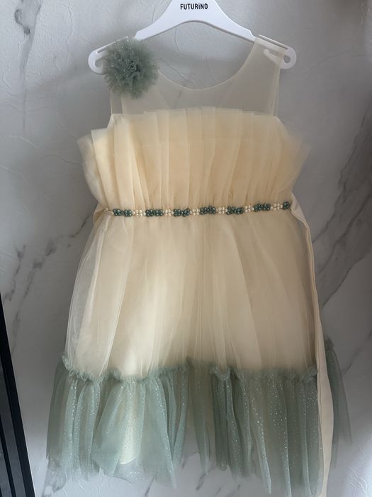 Продам платья 6-8 лет