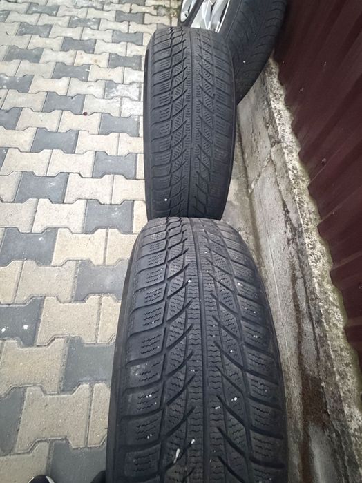 Vând cauciucuri m+ S Audi a 4 205/55/16