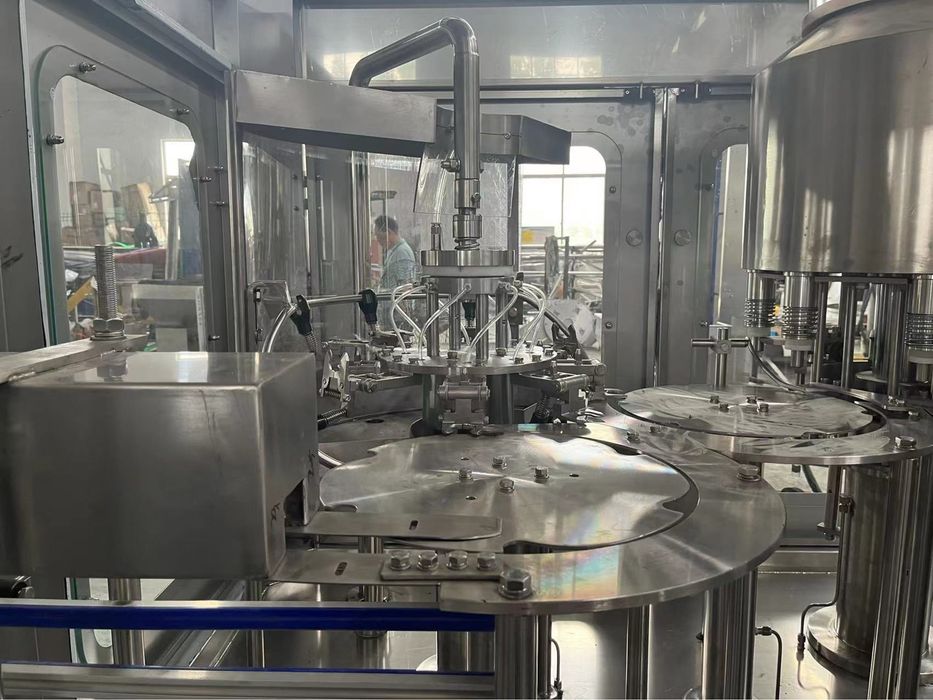 Линия розлива воды  0.3 / 0.5 литра. Сув кадоклаш линияси 0.3 / 0.5 л