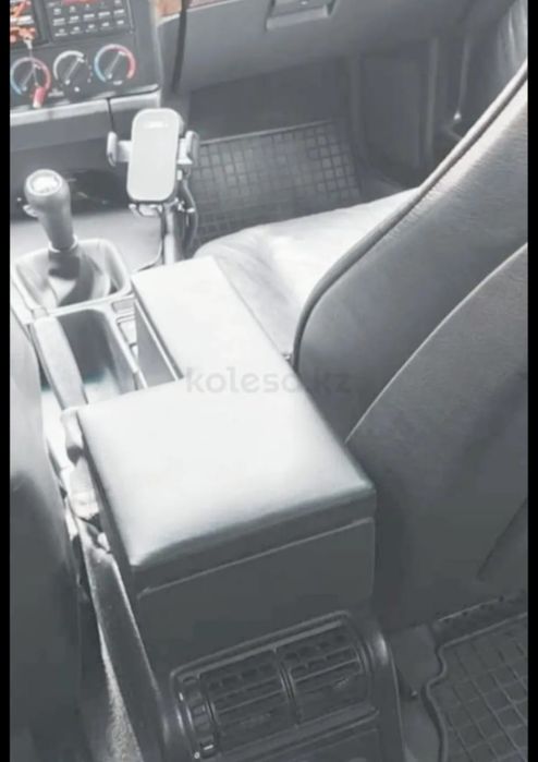 Подлокотник для bmw e34