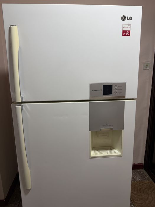 Frigider LG 529L