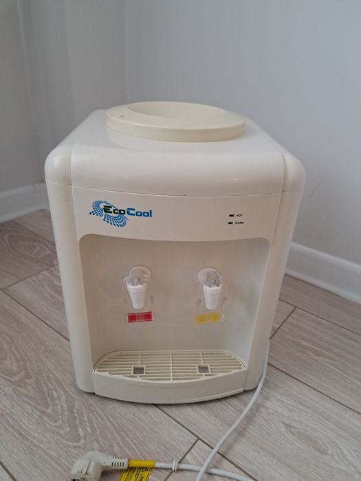 Продаётся  кулер диспенсер  для  воды