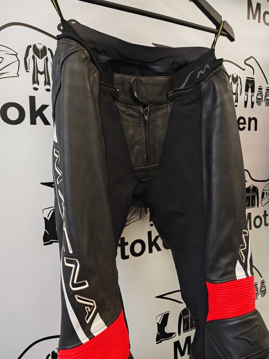 Costum moto piele Macna Voltage cu cocoasa ca nou marime S