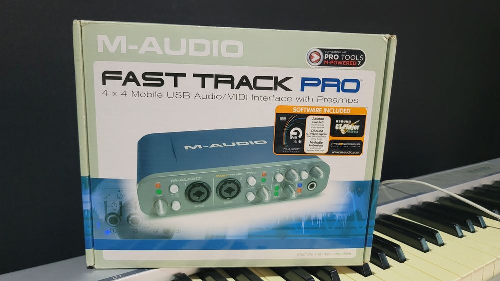 Звуковая карта M-AUDIO Fast track pro