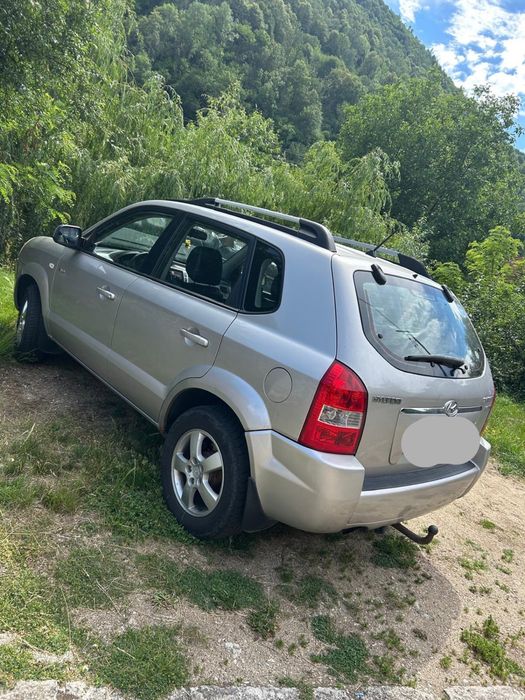 Mașina are defectiuni la motor necesita reparare sau eventual pentru piese daca ar fi cineva interesat! Mai multe detali la nr de telefon sau whatap