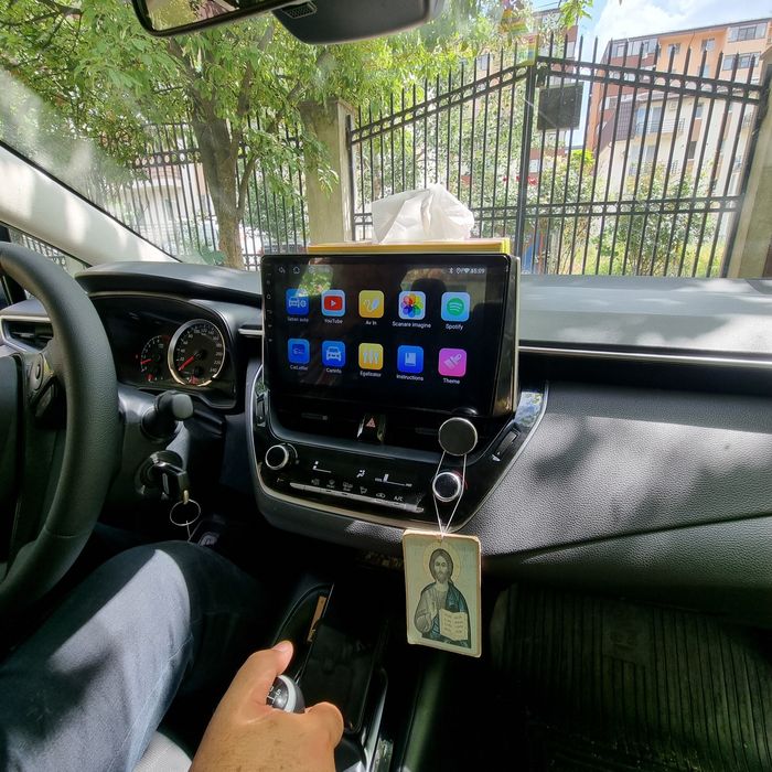 Navigatie android Toyota Corolla Waze YouTube GPS BT USB