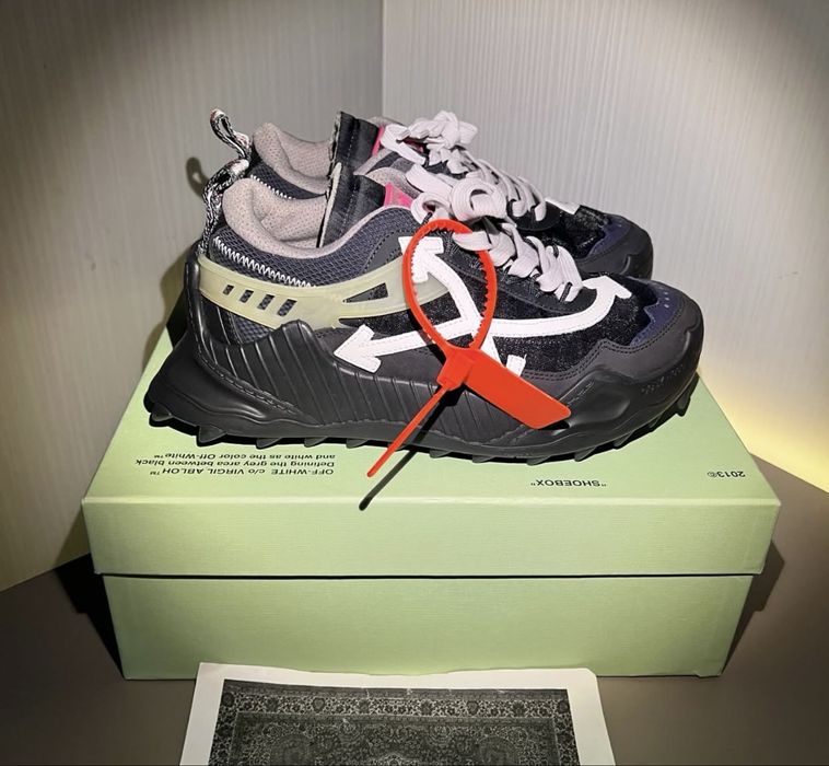 Adidasi off white odsy 1000