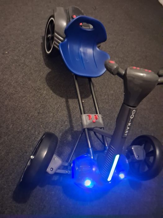 Vând kart electric kinderplay pentru copii 3-7 ani