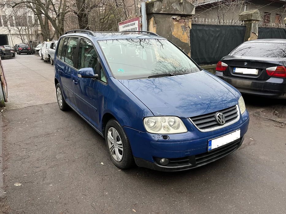 Dezmembrez VW Volkswagen Touran 2006 albastru 2.0 FSI BLX 110KW