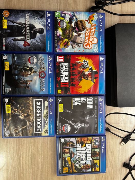 PS4 , 1 джостик, 7 дисков