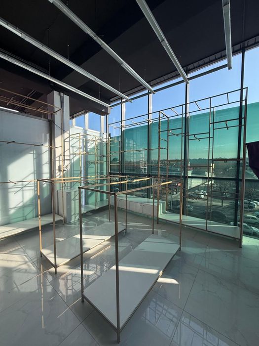 Металические стеллажи для одежды