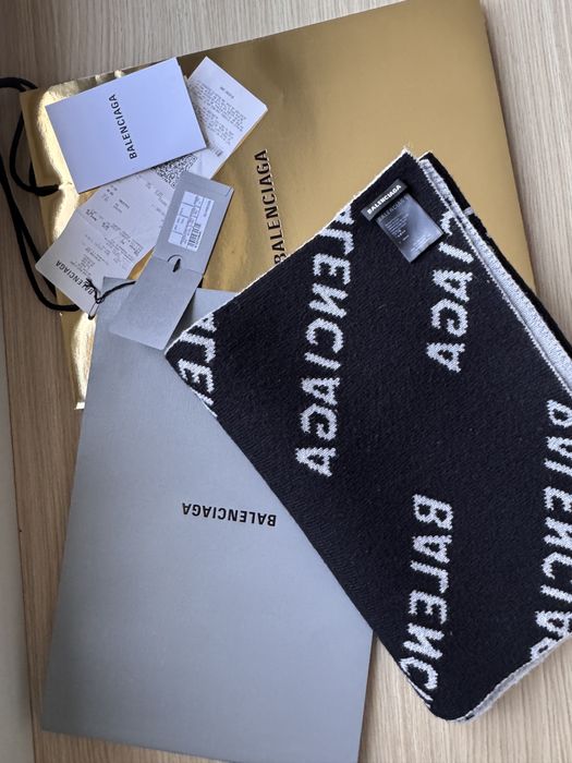 Balenciaga шал 100% вълна Оригинал!