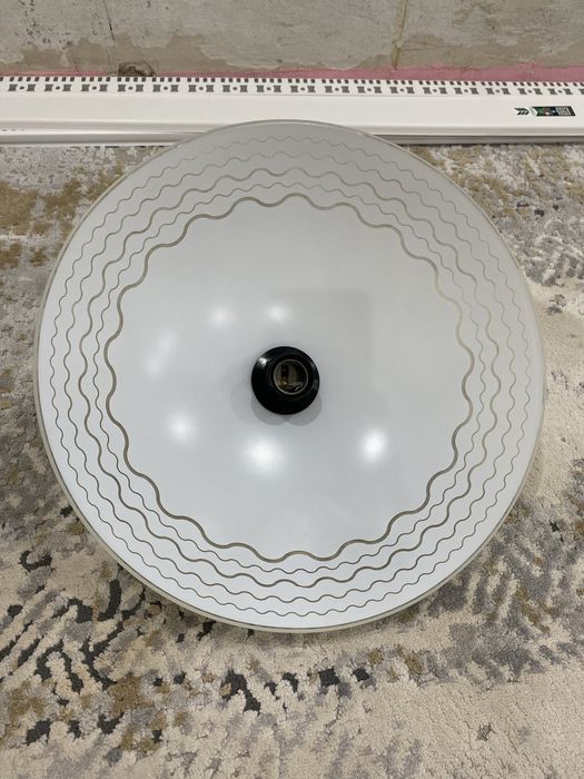 Продам люстру