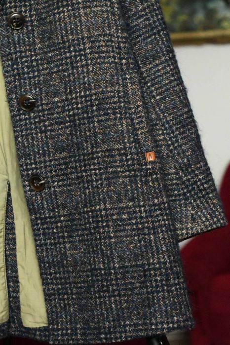 Pardesiu damă, mărimea 36, elegant și foarte ușor!