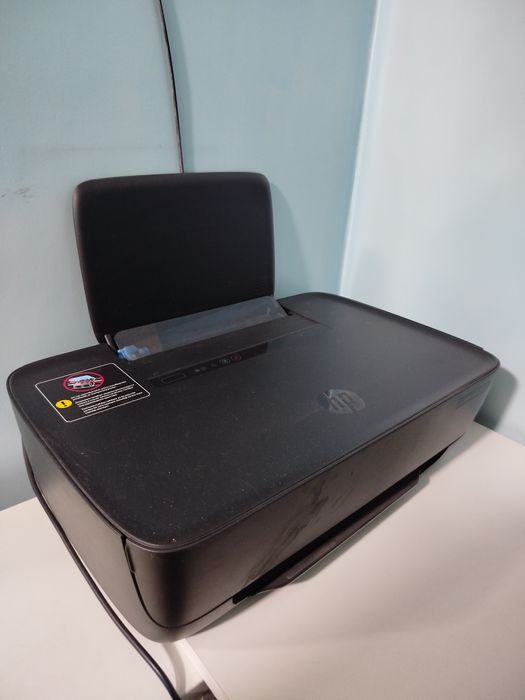 Kompyuter printer kolonka i stol