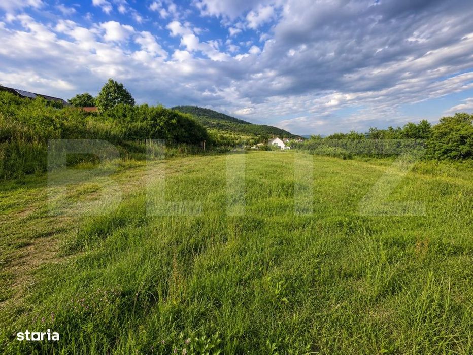Teren intravilan 500 mp cu toate utilitatile, zona linistita de case