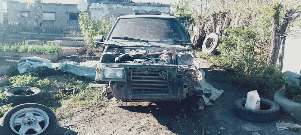 Продам ВАЗ 2109 аварийное состояние