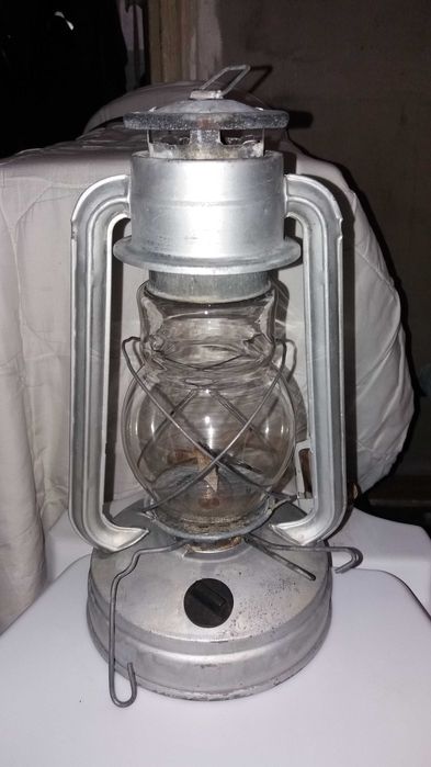 Продам керосиновую лампу