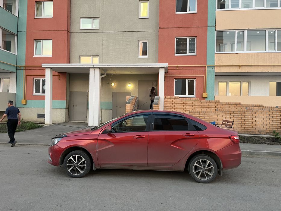 Продам Весту 2020