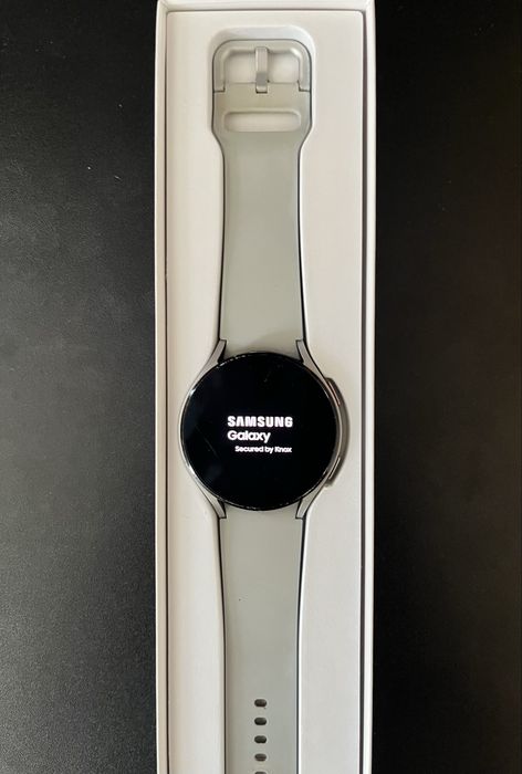 Часовник Samsung Galaxy Watch 4 44mm