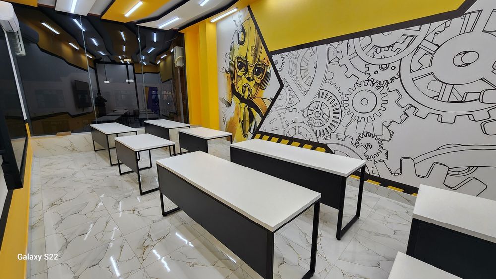 O'quv setrlari uchun stol va stullar