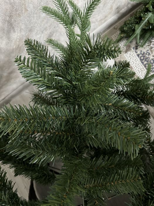 Елка с украшением