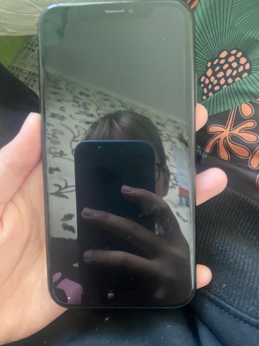 Продам айфон хр