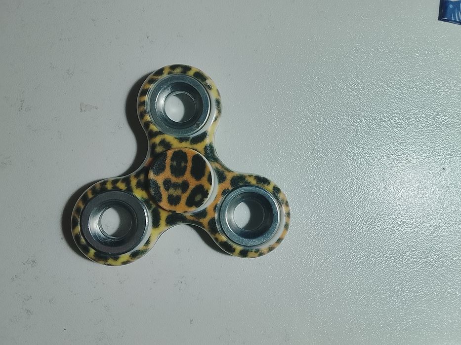 спиннер леопардовой раскраски