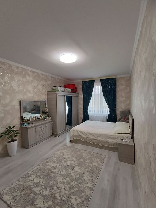 Квартира сотилади Ойбек 4-мактаб ёнида