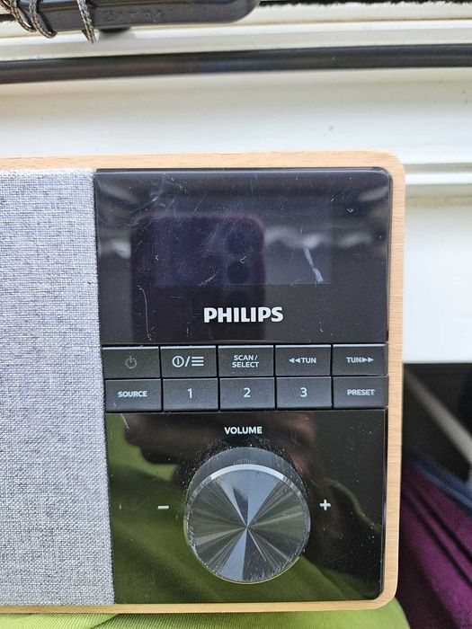 radio Philips TAR5505/10 cu Bluethoot si DAB+