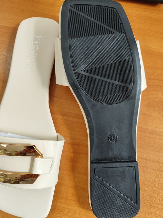 Женские босоножки, шлепки