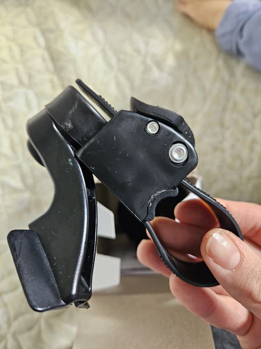 Поставка за чаша и шише за количка