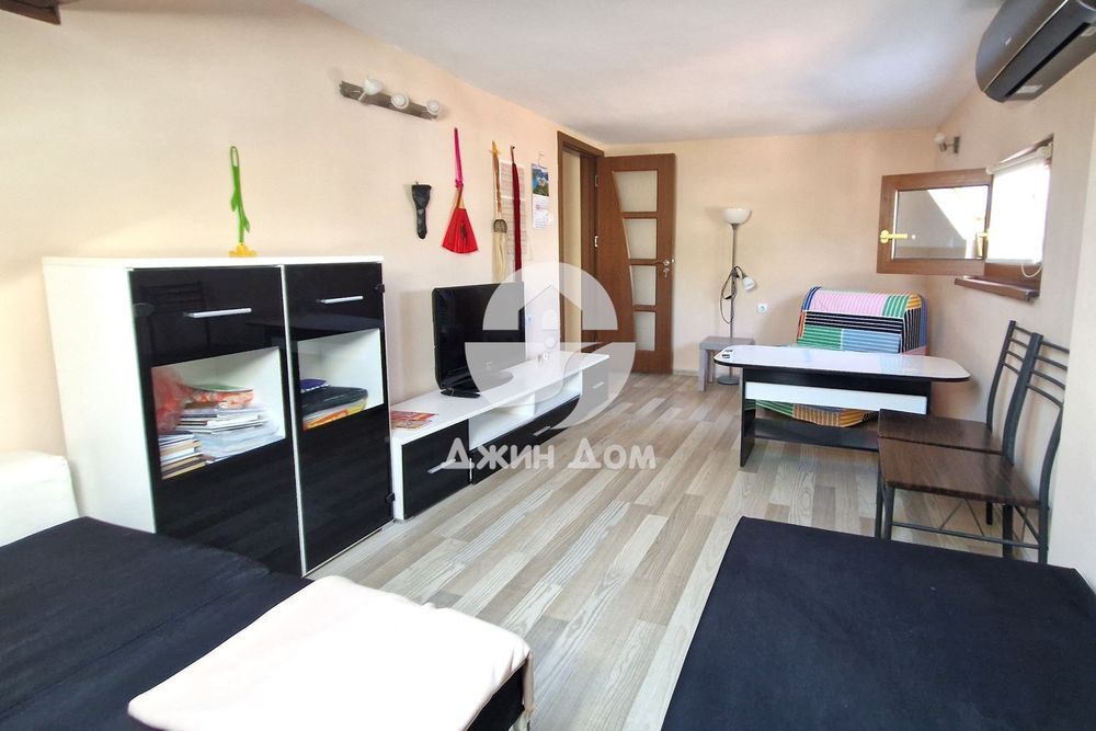 Продава се Тристаен апартамент в Бургас, Център - 60 кв.м за 1105 €/кв.м - Снимка #1