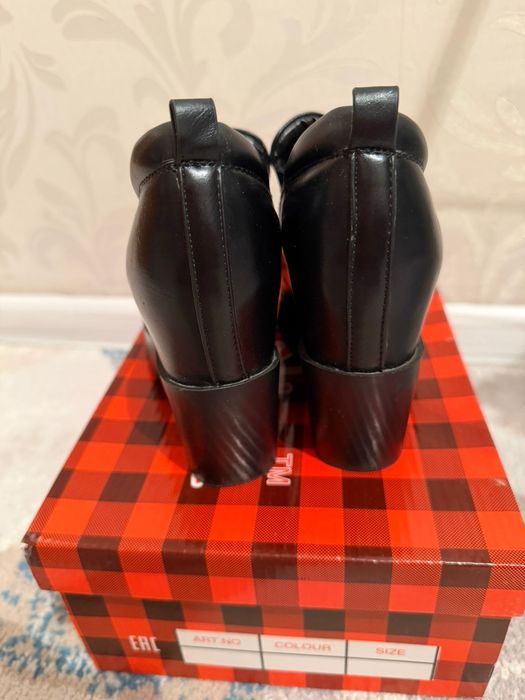 Продам обувь в отличном состоянии