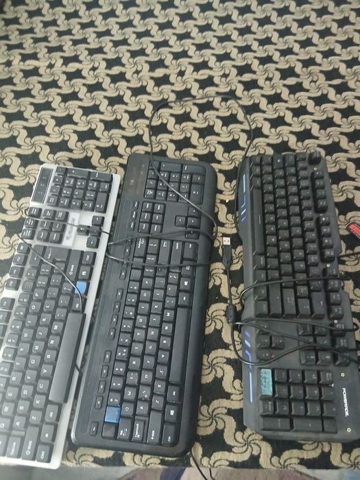 Tastatură mecanică si normala
